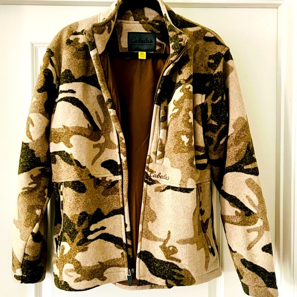 Cabela's Jackets & Blazers - NWOT Cabela’s Fleece Camo Jacket